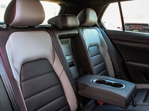 Used 2024 Volkswagen GTI Autobahn image 40