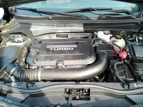 Certified 2019 Cadillac XT4 Premium Luxury image 4