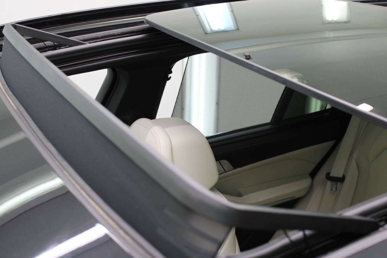 Used 2022 BMW X5 xDrive40i w/ M Sport Package AWD/4WD image 26