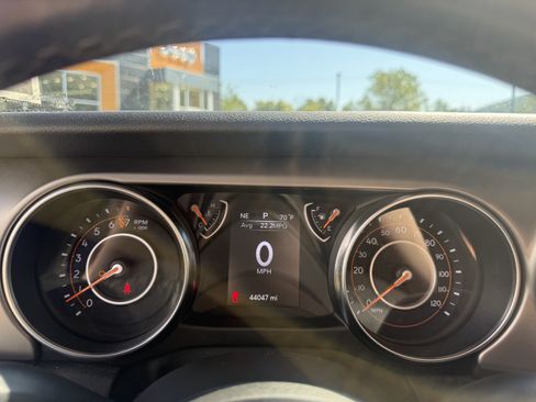 Used 2020 Jeep Gladiator Sport w/ Quick Order Package 24S AWD/4WD image 13
