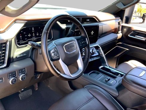 Used 2025 GMC Sierra 2500 Denali w/ Denali Reserve Package AWD/4WD image 17