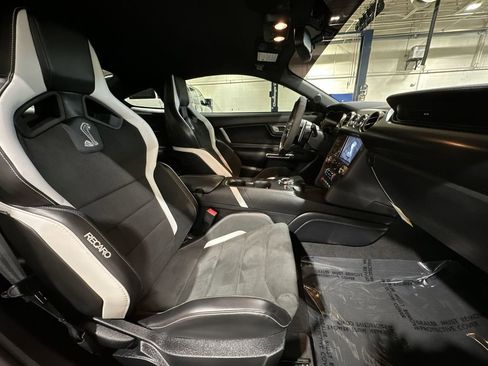 Used 2022 Ford Mustang Shelby GT500 w/ Technology Package image 25