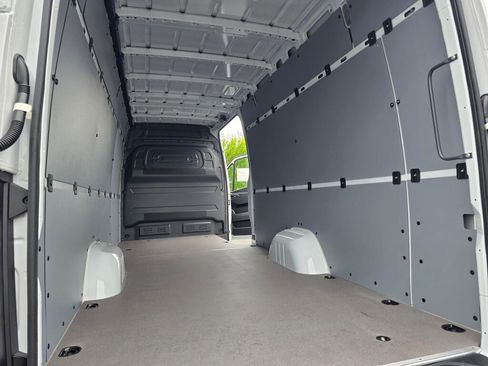 New 2026 Mercedes-Benz Sprinter 2500 image 18