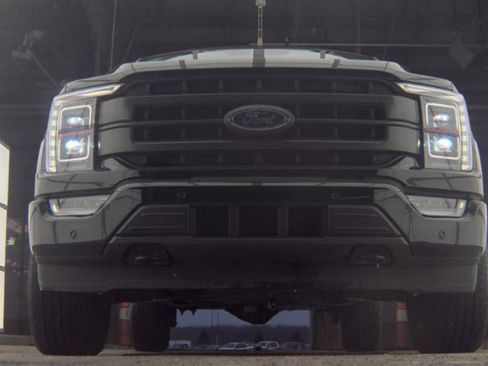 Used 2023 Ford F150 Lariat w/ Equipment Group 502A High image 3