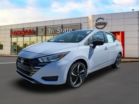 New 2025 Nissan Versa SR w/ Trunk Package image 2