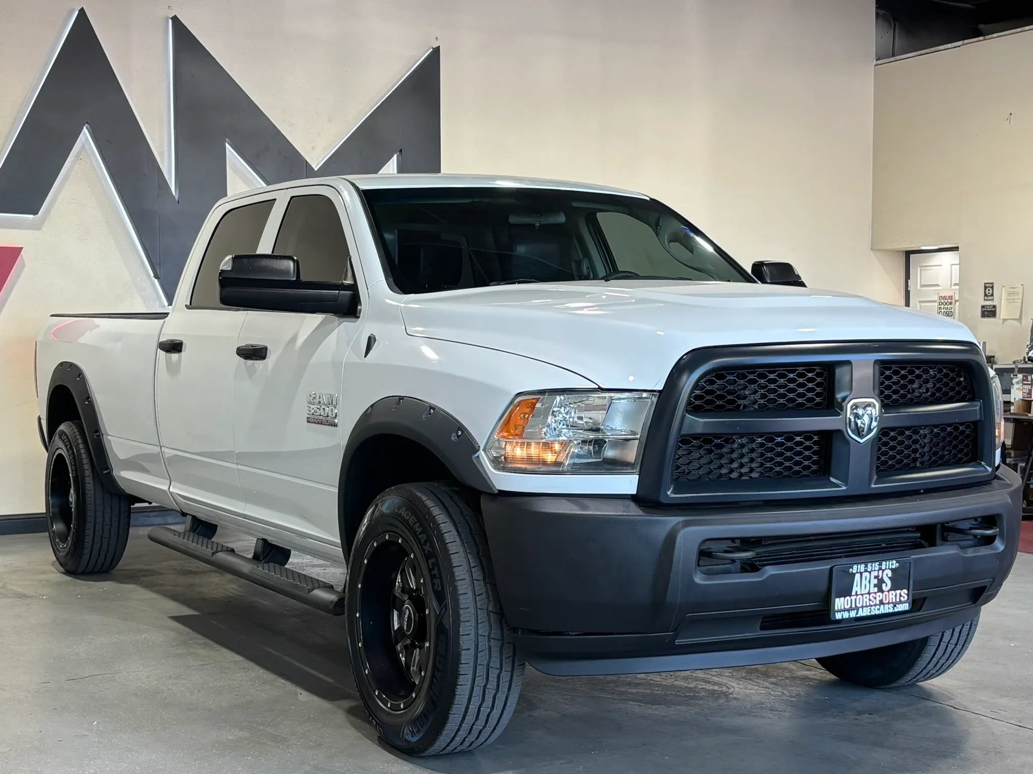 Used 2015 RAM 3500 Tradesman RWD image 2