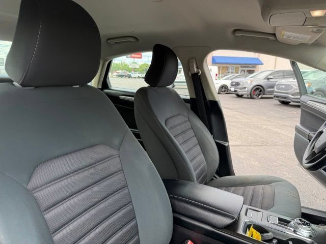 Used 2018 Ford Fusion SE w/ Fusion SE Technology Package FWD image 23
