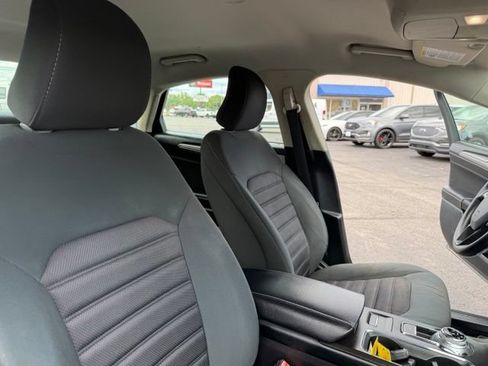 Used 2018 Ford Fusion SE w/ Fusion SE Technology Package FWD image 23