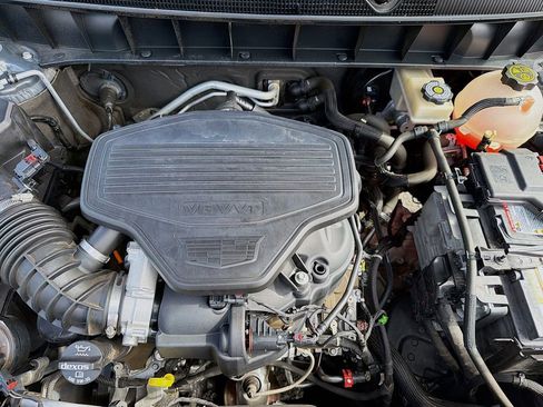 Used 2017 Cadillac XT5 Luxury w/ Driver Awareness Package image 32