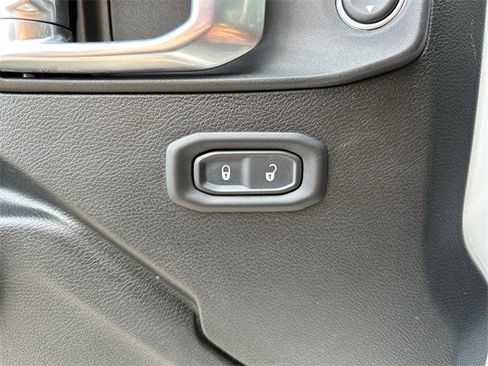 Used 2021 Jeep Gladiator Willys image 31