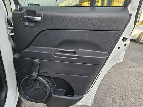 Used 2017 Jeep Patriot Sport image 39