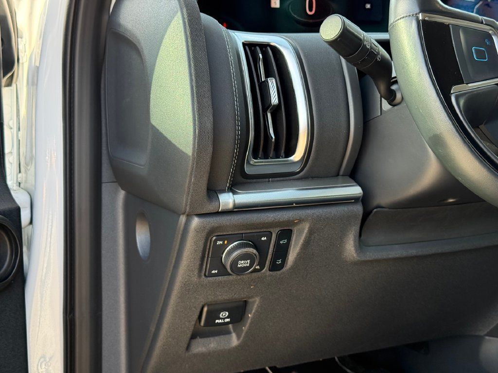 Used 2025 Ford Expedition Platinum AWD/4WD image 9