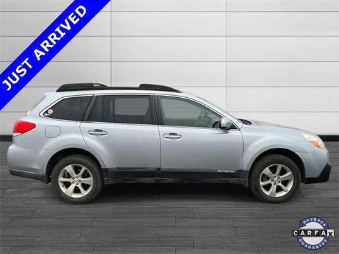 Used 2013 Subaru Outback 2.5i Limited w/ Popular Pkg 1A image 2