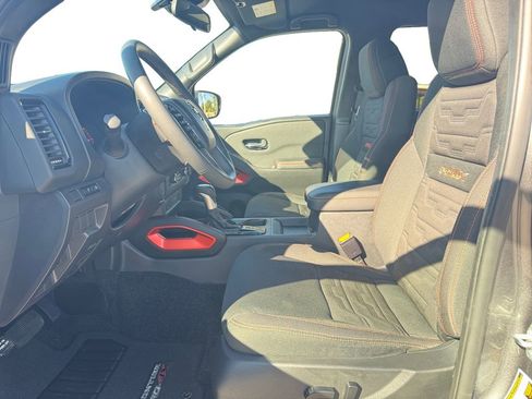 Used 2024 Nissan Frontier Pro-X image 9