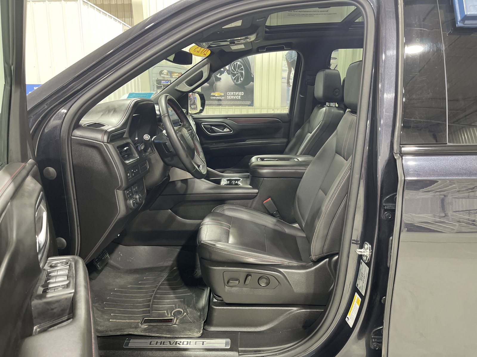 Used 2023 Chevrolet Tahoe RST AWD/4WD image 2