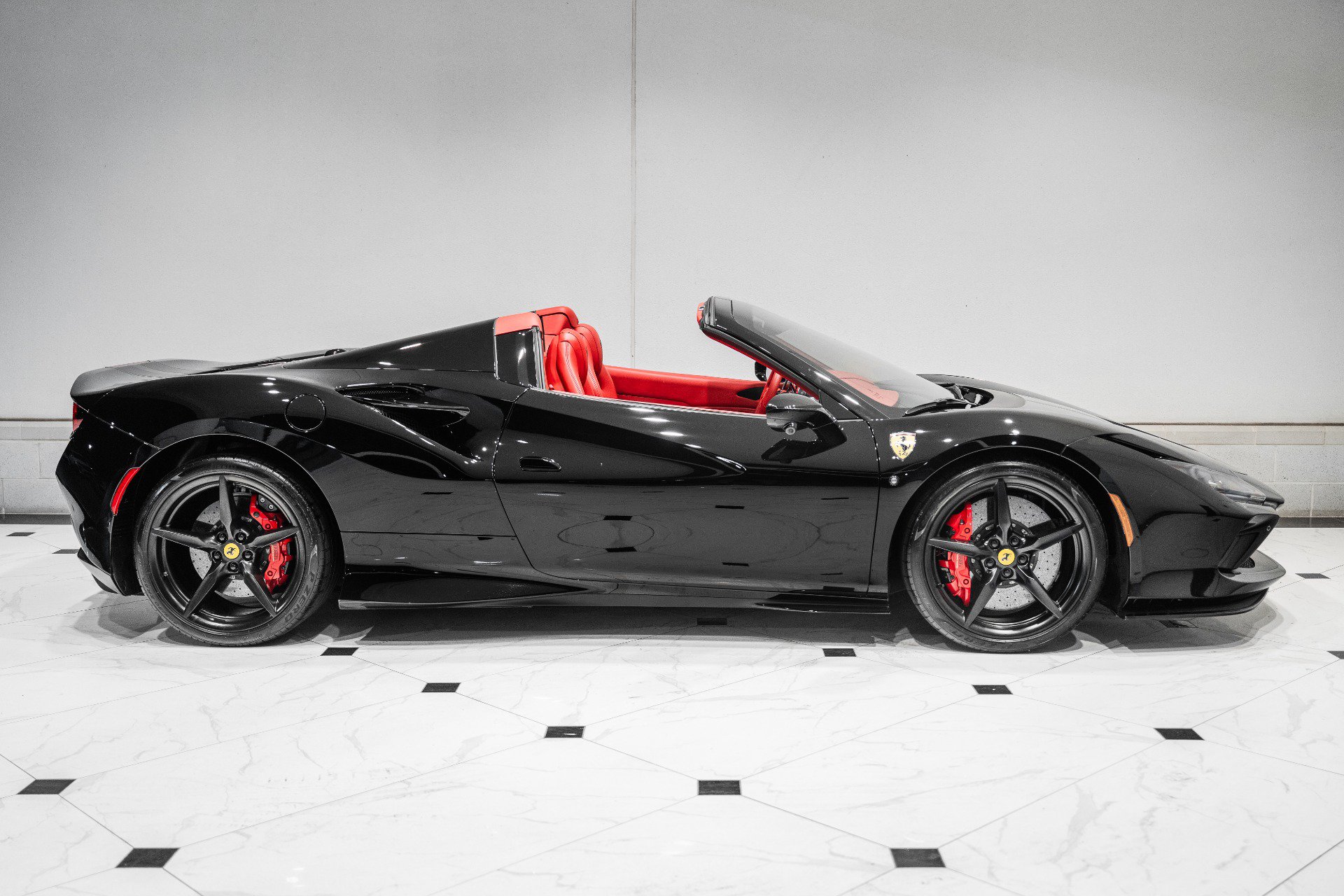 Used 2021 Ferrari F8 Tributo RWD image 6