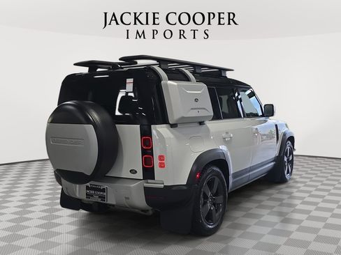 Used 2020 Land Rover Defender 110 HSE AWD/4WD image 5