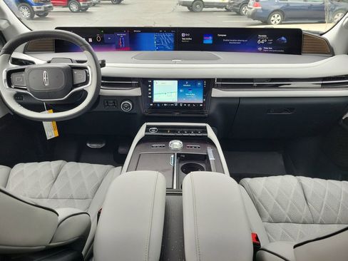 New 2026 Lincoln Navigator L Black Label AWD/4WD image 11