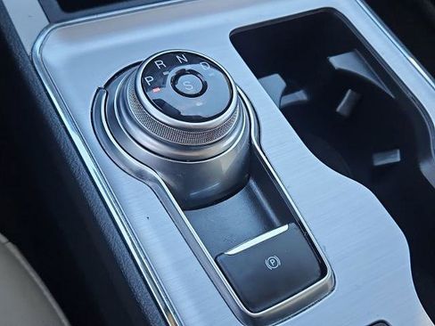 Used 2022 Ford Edge SEL w/ Convenience Package image 16