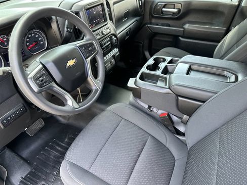 Used 2021 Chevrolet Silverado 2500 Custom w/ Custom Value Package AWD/4WD image 9