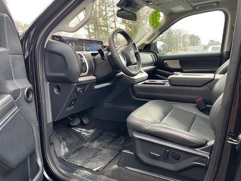 Used 2025 Ford Expedition Max Active image 9
