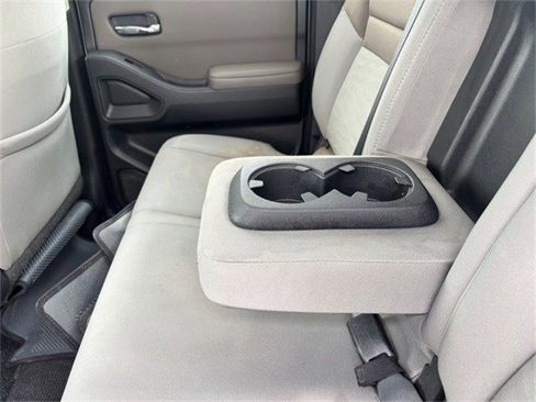 Used 2022 Nissan Frontier SV image 25