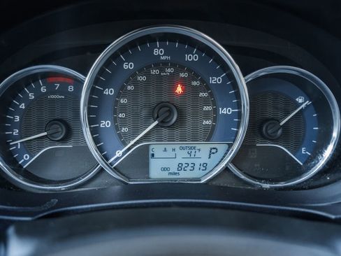 Used 2015 Toyota Corolla LE image 34