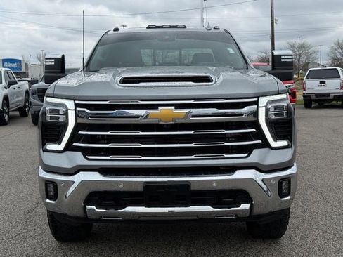 Used 2025 Chevrolet Silverado 2500 LTZ w/ LTZ Premium Package image 9