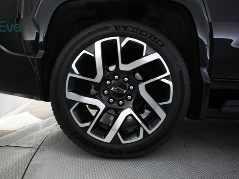 Used 2024 Chevrolet Silverado EV RST image 13