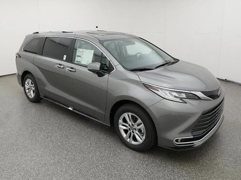 New 2026 Toyota Sienna Limited image 13