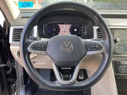 Used 2022 Volkswagen Atlas SEL R-Line image 15