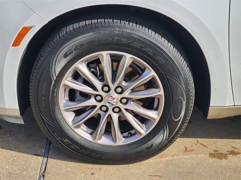 Used 2024 Buick Enclave Premium image 10