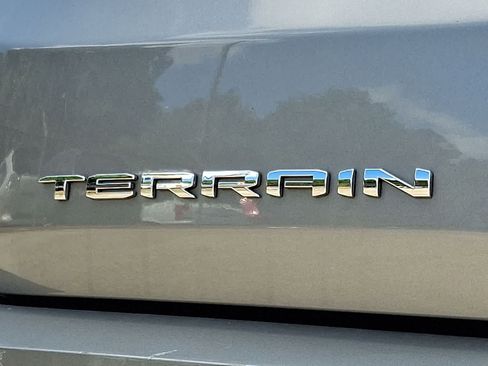 Used 2024 GMC Terrain SLE AWD/4WD image 36