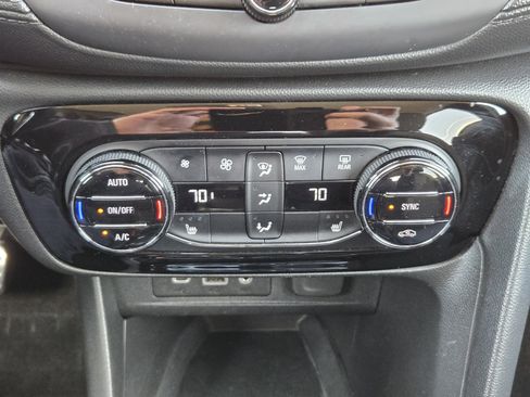 Used 2022 Buick Encore GX Select w/ Advanced Technology Package image 28