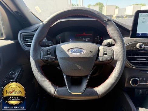 Used 2025 Ford Escape ST-Line AWD/4WD image 16