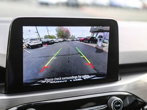 Used 2021 Ford Escape Titanium image 23