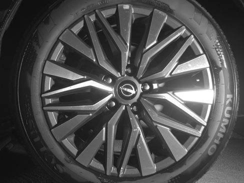 Used 2025 Nissan Altima 2.5 SV image 14