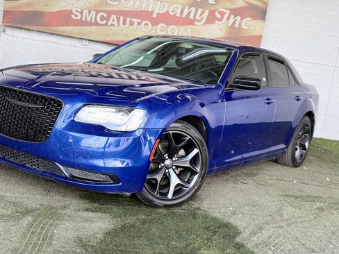 Used 2020 Chrysler 300 Touring w/ Sport Appearance Package image 2