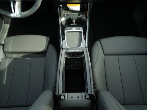 Used 2026 Mercedes-Benz GLB 250 4MATIC image 30