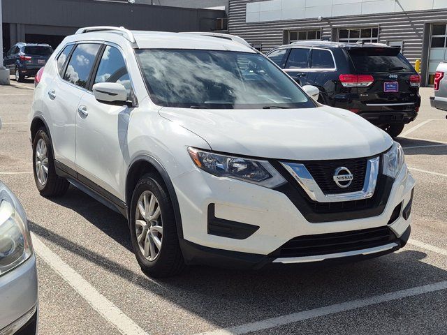 Used 2017 Nissan Rogue SV FWD image 3