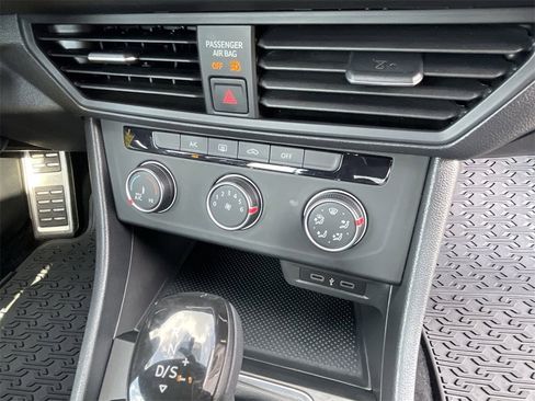 Used 2023 Volkswagen Jetta Sport image 25