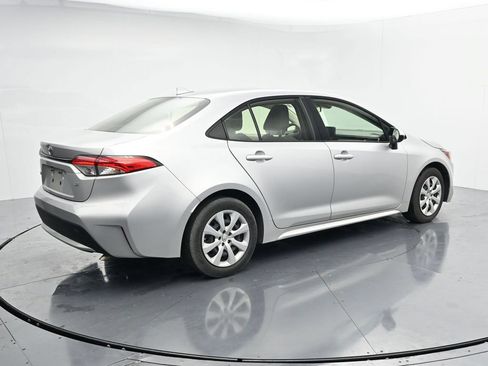 Used 2022 Toyota Corolla LE FWD image 8