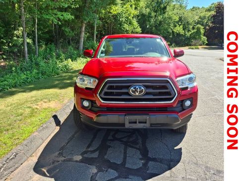 Used 2020 Toyota Tacoma SR5 AWD/4WD image 3
