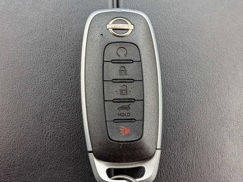 Used 2025 Nissan Rogue SV FWD image 29