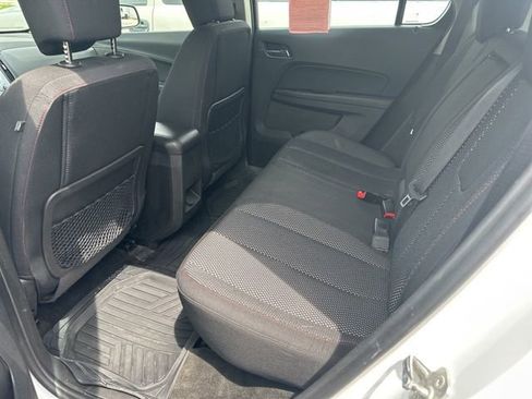 Used 2017 Chevrolet Equinox LS AWD/4WD image 16