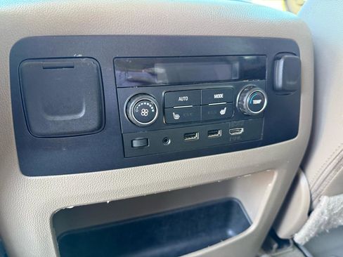 Used 2019 Chevrolet Suburban Premier image 14