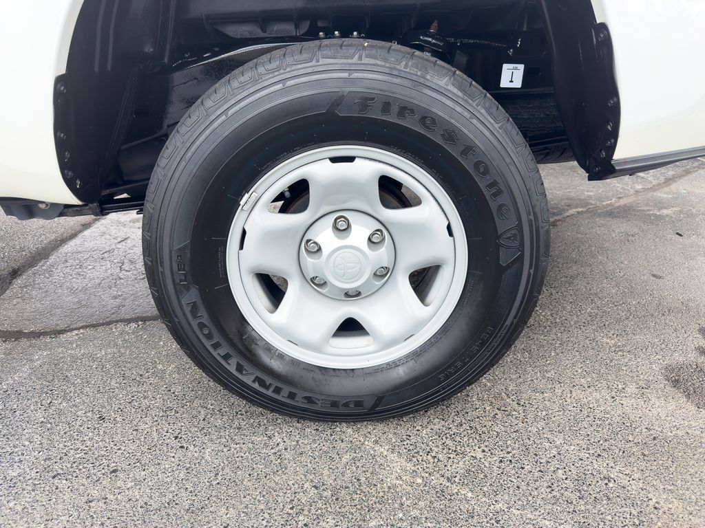Used 2022 Toyota Tacoma SR RWD image 9