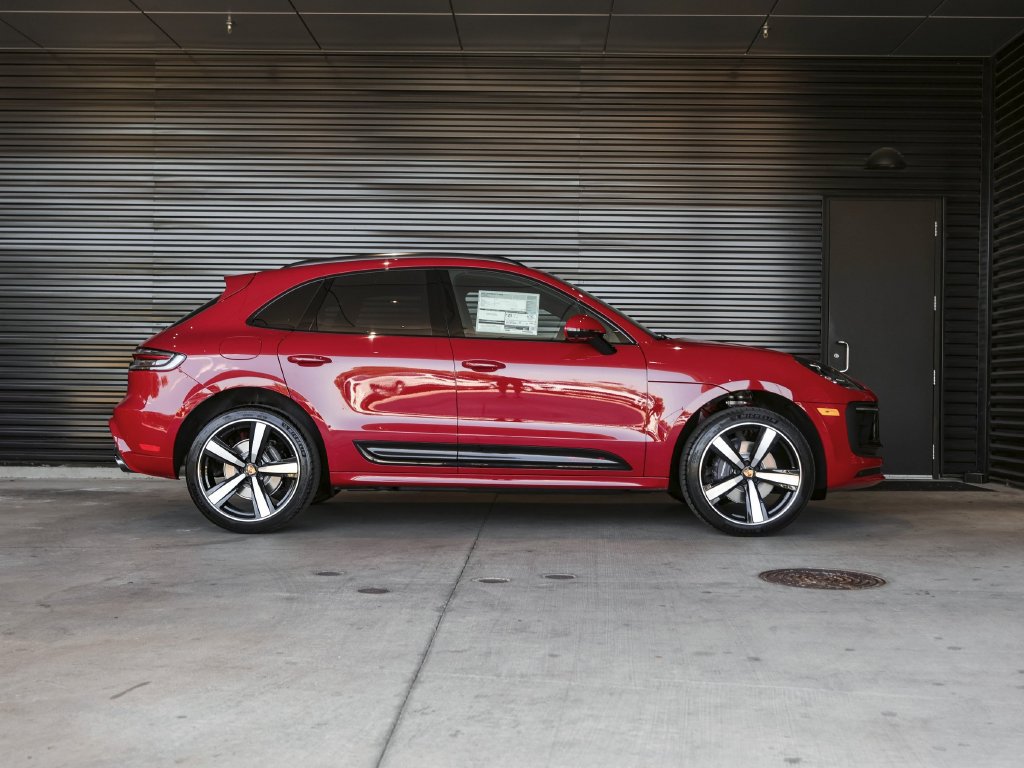Certified 2026 Porsche Macan Turbo AWD/4WD image 8
