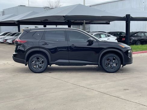 Used 2026 Nissan Rogue SV w/ Cold Weather Package FWD image 7
