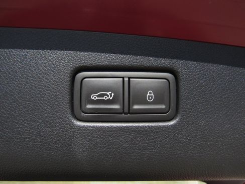 Used 2024 Genesis GV70 2.5T w/ Advanced Package image 14